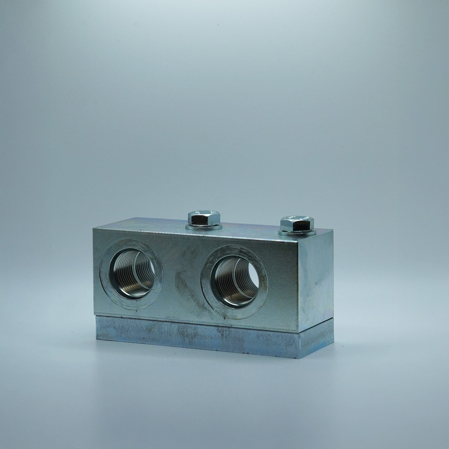 2-Port Bulkhead -12 ORB 